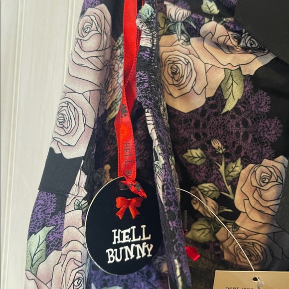 NWT HELLBUNNY VINTAGE INSPIRED PURPLE ROSE HALTER DRESS LARGE - Picture 4 of 6